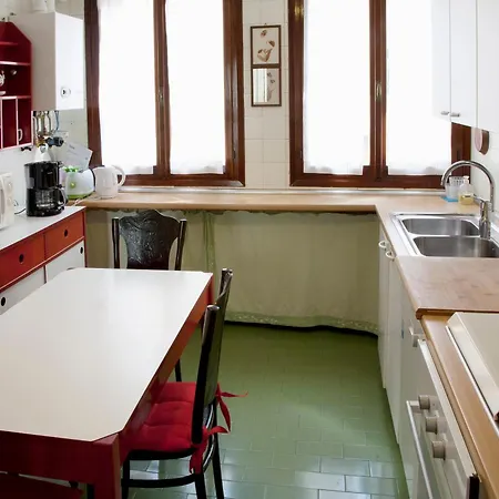 Apartment Ca Lezze Bell'appartamento Nel Cuore Di Venice