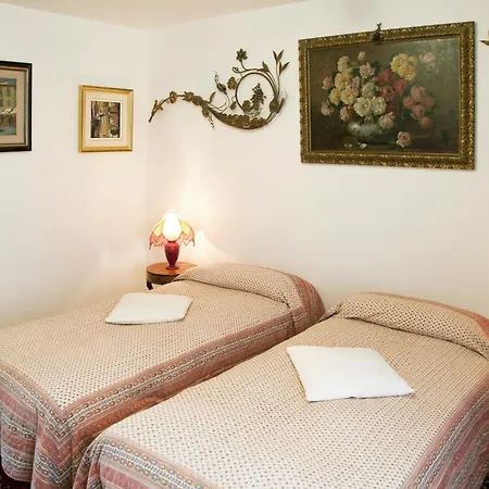 Apartment Ca Lezze Bell'appartamento Nel Cuore Di Venice