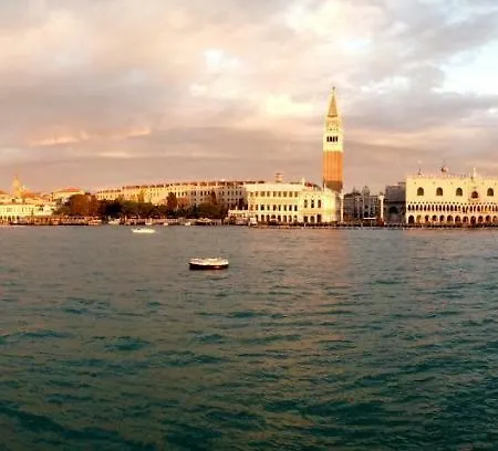 Apartment Ca Lezze Bell'appartamento Nel Cuore Di *
